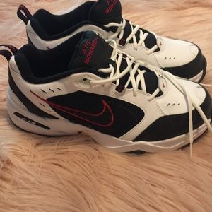 Men’s Nike shoes
